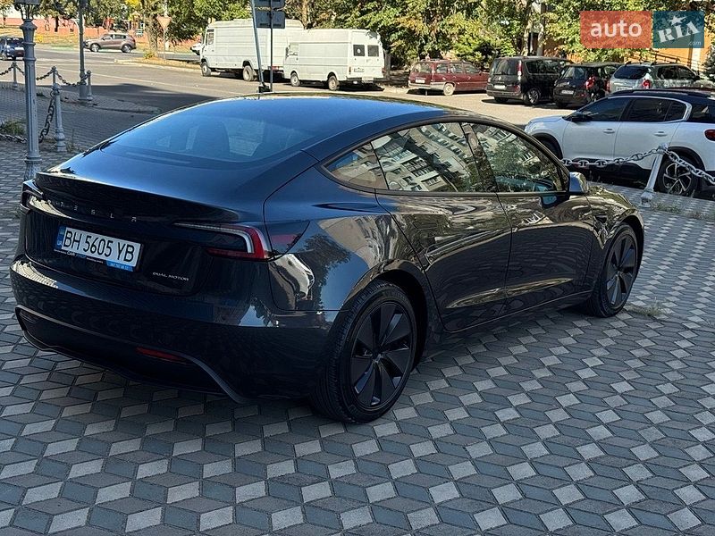 Седан Tesla Model 3 2025 в Одесі