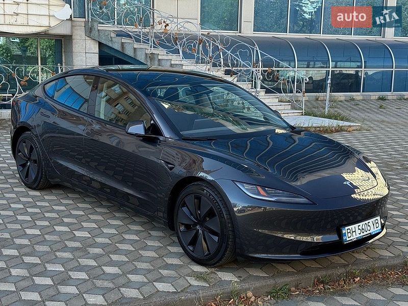 Tesla Model 3 2025