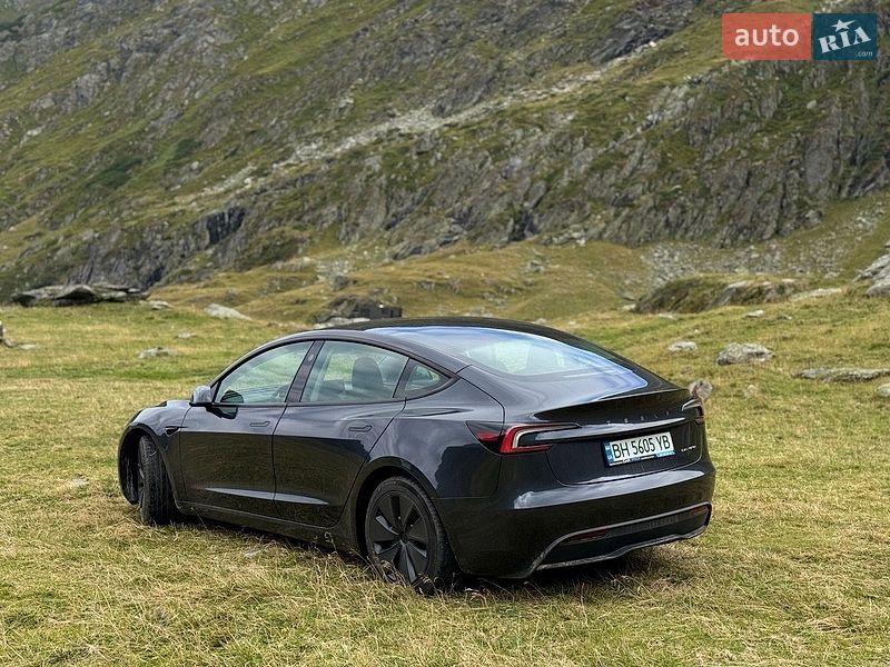 Седан Tesla Model 3 2025 в Одесі