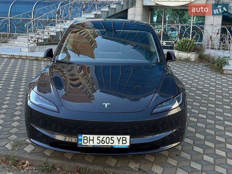 Седан Tesla Model 3 2025 в Одесі