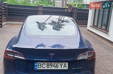 Седан Tesla Model 3 2022 в Львове