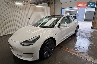 Седан Tesla Model 3 2019 в Луцке