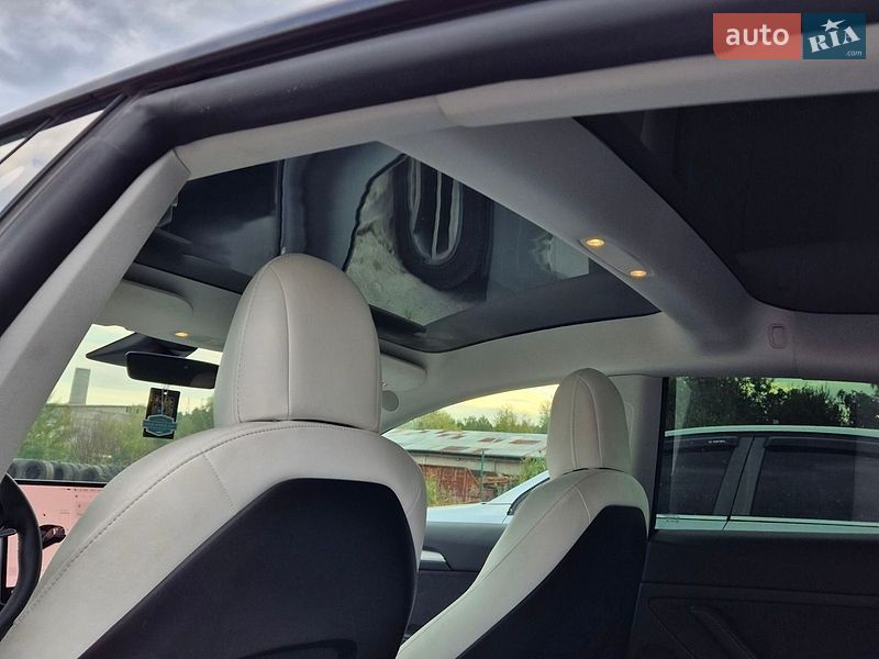 Седан Tesla Model 3 2021 в Яворове