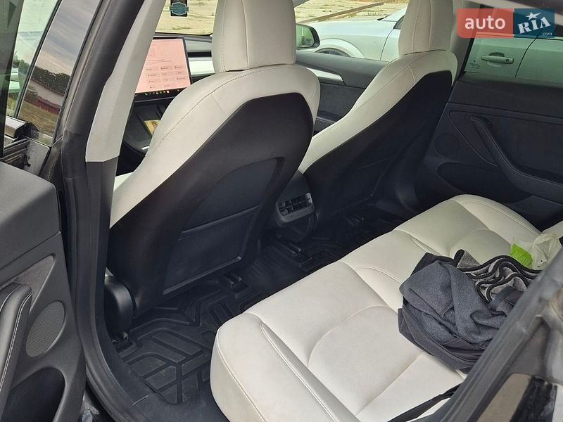 Седан Tesla Model 3 2021 в Яворове