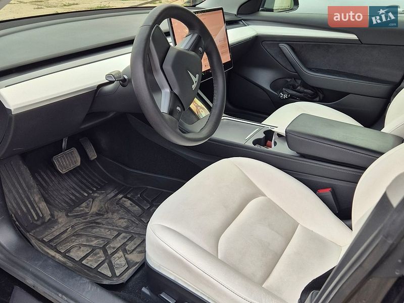 Седан Tesla Model 3 2021 в Яворове