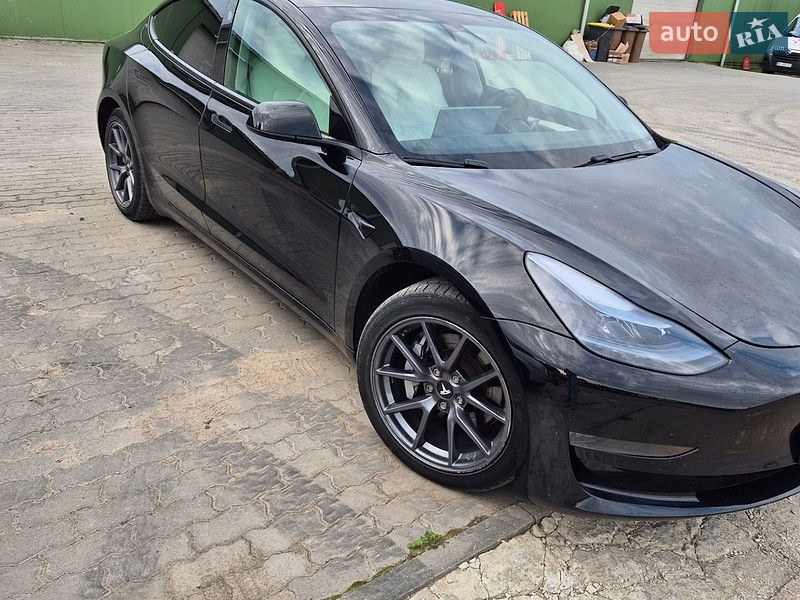 Седан Tesla Model 3 2021 в Яворове
