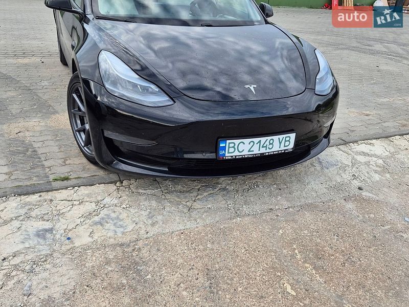 Седан Tesla Model 3 2021 в Яворове