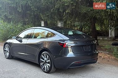 Седан Tesla Model 3 2025 в Києві