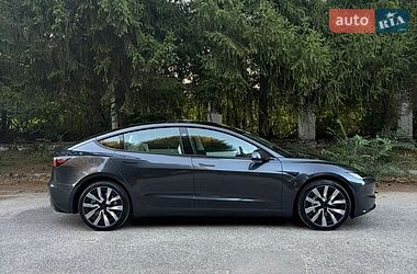 Седан Tesla Model 3 2025 в Києві