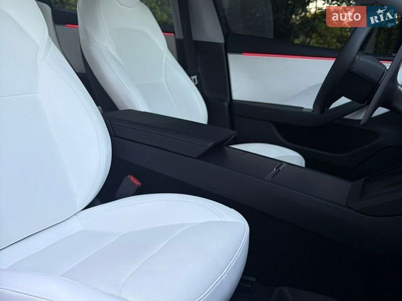 Седан Tesla Model 3 2025 в Києві