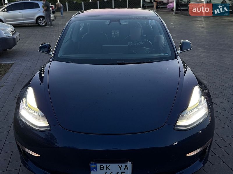 Tesla Model 3 2018