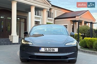 Седан Tesla Model 3 2024 в Стрые