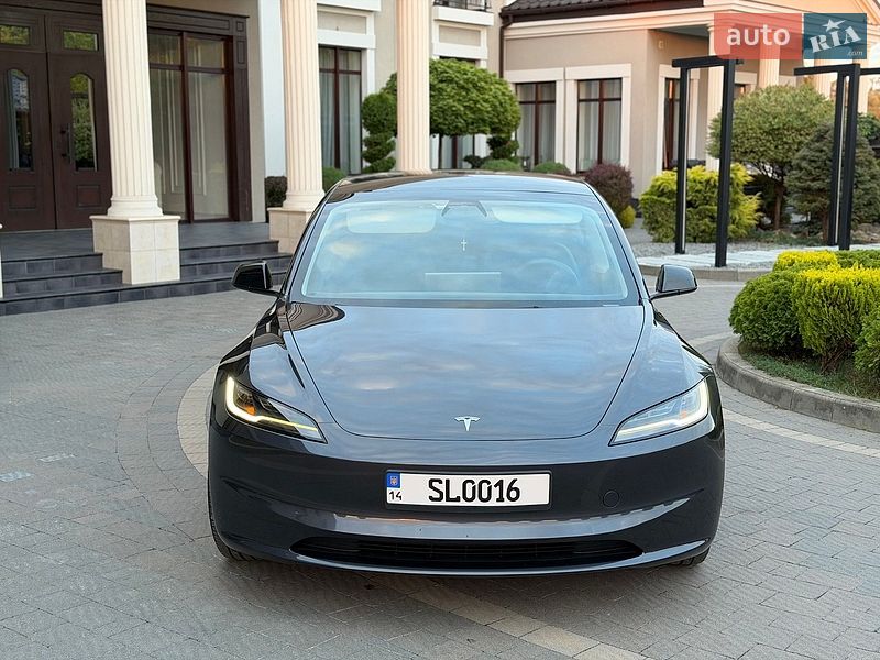 Седан Tesla Model 3 2024 в Стрые