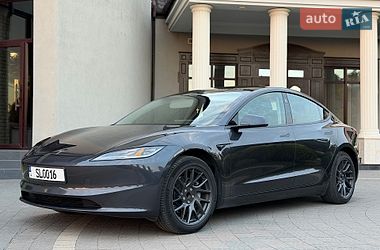 Седан Tesla Model 3 2024 в Стрые