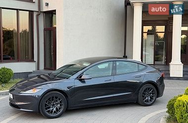 Седан Tesla Model 3 2024 в Стрые