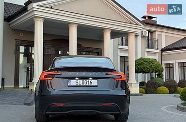 Седан Tesla Model 3 2024 в Стрые