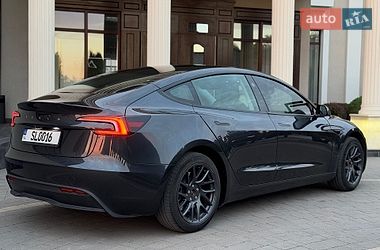 Седан Tesla Model 3 2024 в Стрые