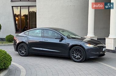 Седан Tesla Model 3 2024 в Стрые