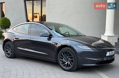 Седан Tesla Model 3 2024 в Стрые