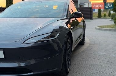 Седан Tesla Model 3 2024 в Стрые