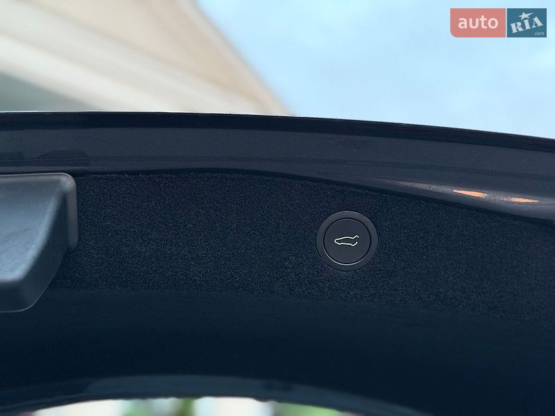 Седан Tesla Model 3 2024 в Стрые