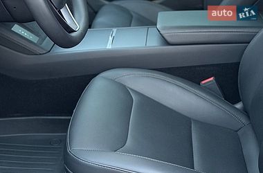Седан Tesla Model 3 2024 в Стрые