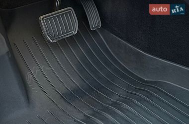 Седан Tesla Model 3 2024 в Стрые