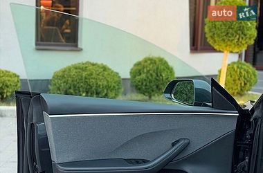 Седан Tesla Model 3 2024 в Стрые