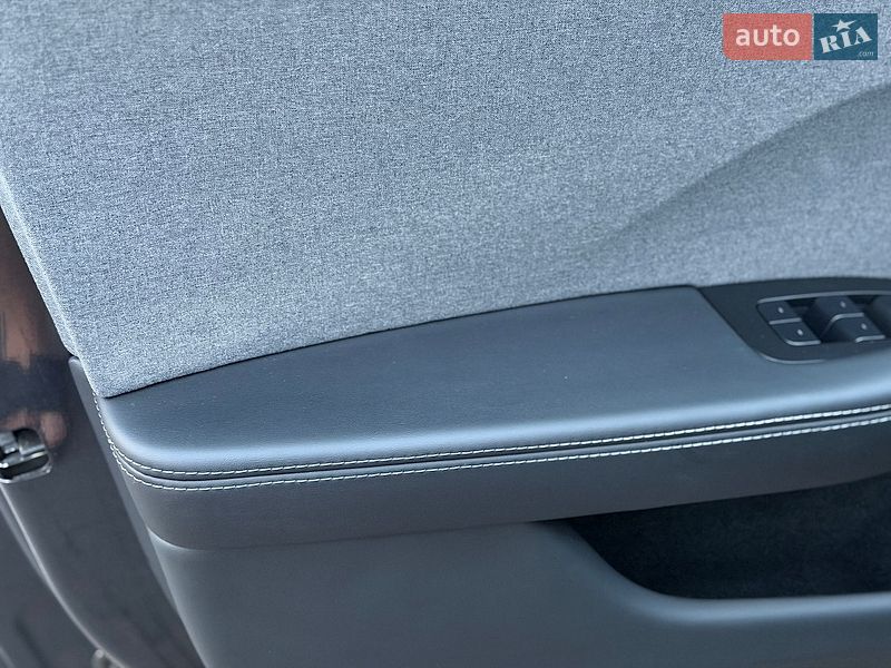 Седан Tesla Model 3 2024 в Стрые