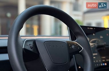 Седан Tesla Model 3 2024 в Стрые