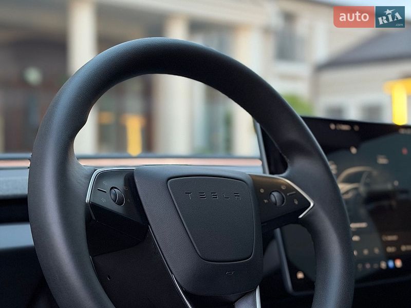 Седан Tesla Model 3 2024 в Стрые