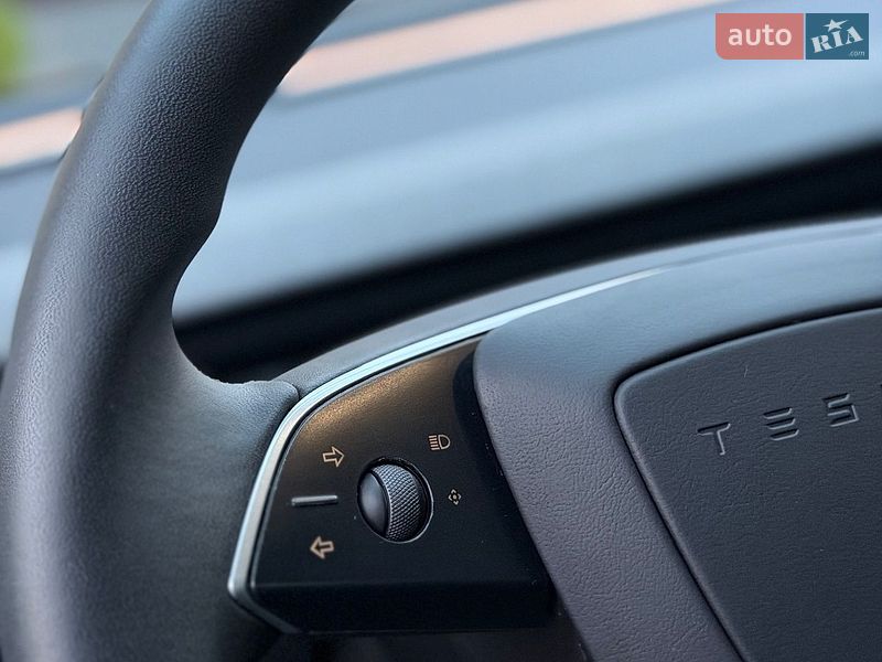 Седан Tesla Model 3 2024 в Стрые
