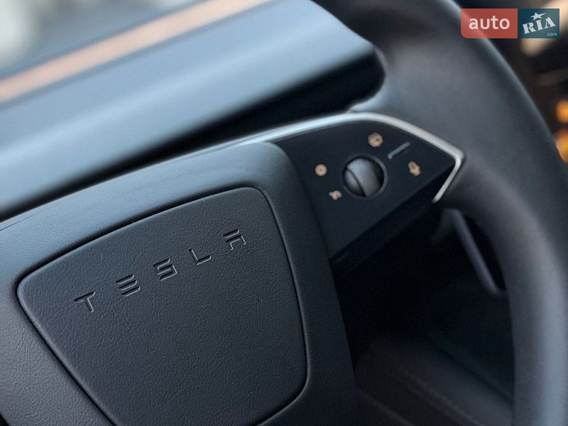 Седан Tesla Model 3 2024 в Стрые