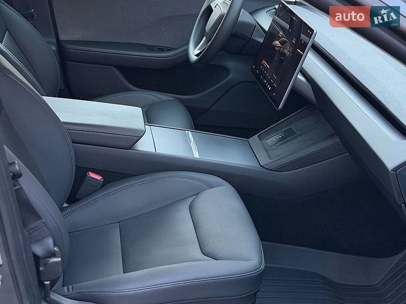 Седан Tesla Model 3 2024 в Стрые