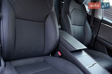 Седан Tesla Model 3 2024 в Стрые