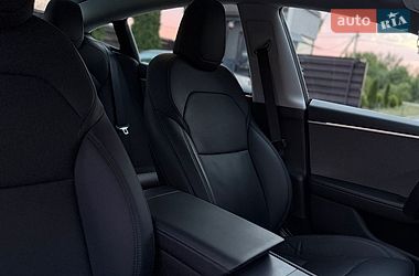 Седан Tesla Model 3 2024 в Стрые
