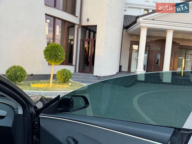 Седан Tesla Model 3 2024 в Стрые