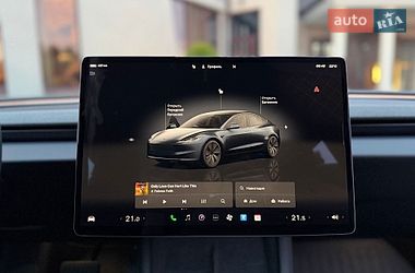 Седан Tesla Model 3 2024 в Стрые