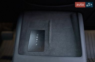 Седан Tesla Model 3 2024 в Стрые
