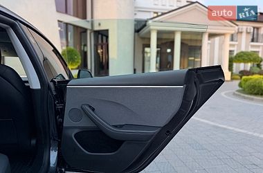 Седан Tesla Model 3 2024 в Стрые