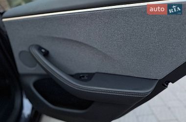 Седан Tesla Model 3 2024 в Стрые