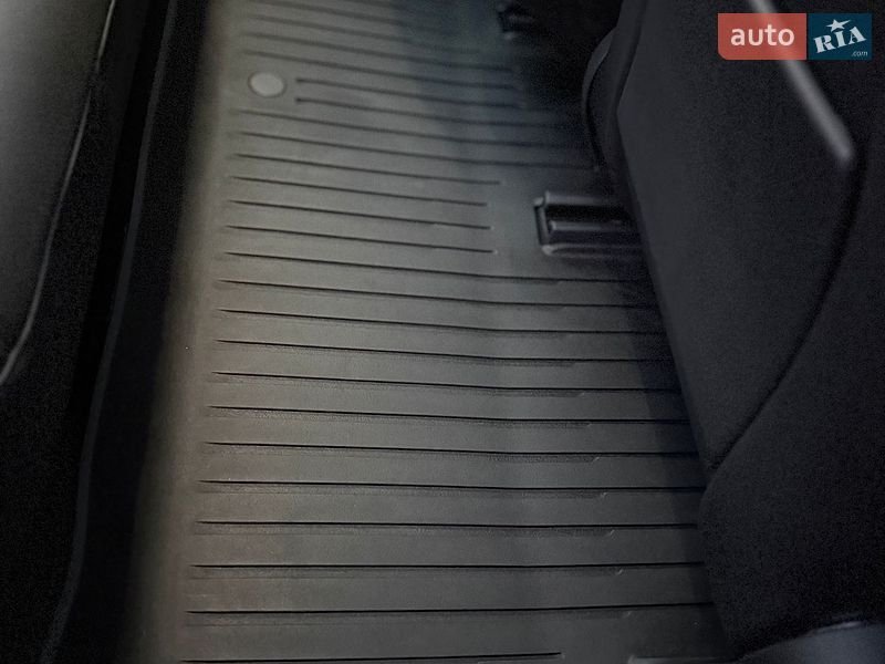 Седан Tesla Model 3 2024 в Стрые