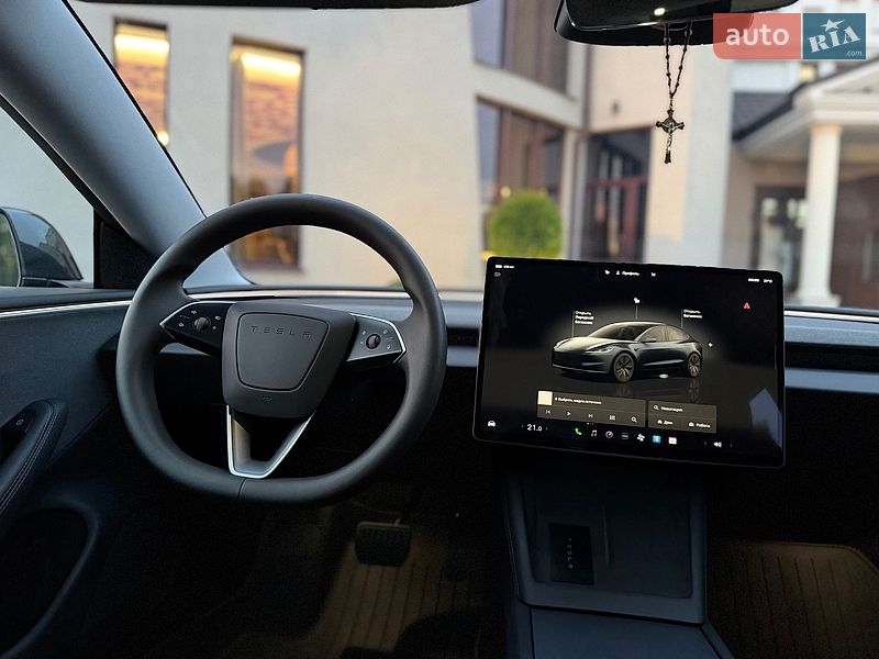 Седан Tesla Model 3 2024 в Стрые
