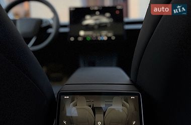 Седан Tesla Model 3 2024 в Стрые