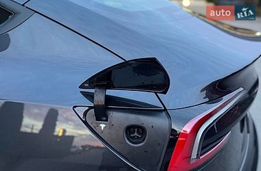 Седан Tesla Model 3 2024 в Стрые