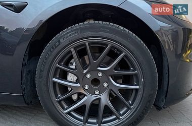 Седан Tesla Model 3 2024 в Стрые