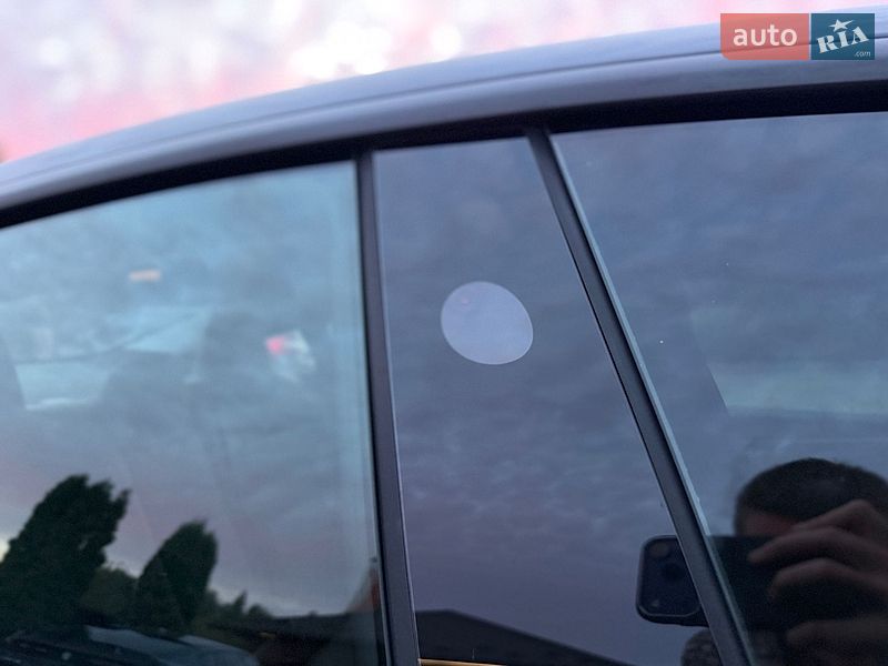 Седан Tesla Model 3 2024 в Стрые