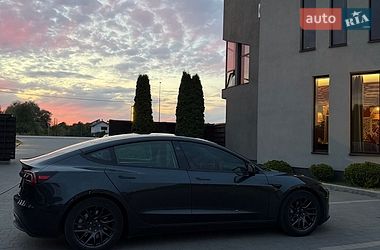 Седан Tesla Model 3 2024 в Стрые