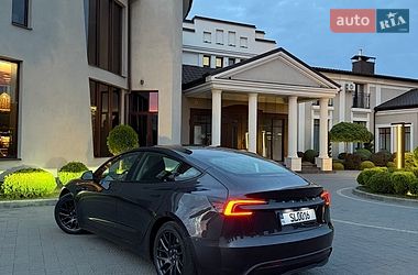 Седан Tesla Model 3 2024 в Стрые