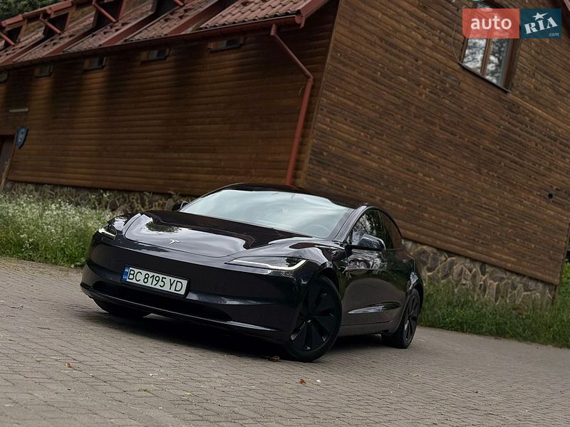 Tesla Model 3 2025